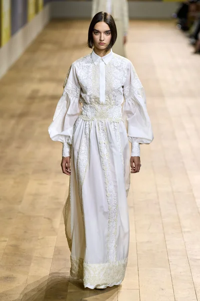 Look 2